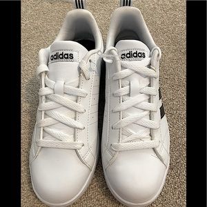 ADIDAS SNEAKERS SIZE 7 - white and black stripes